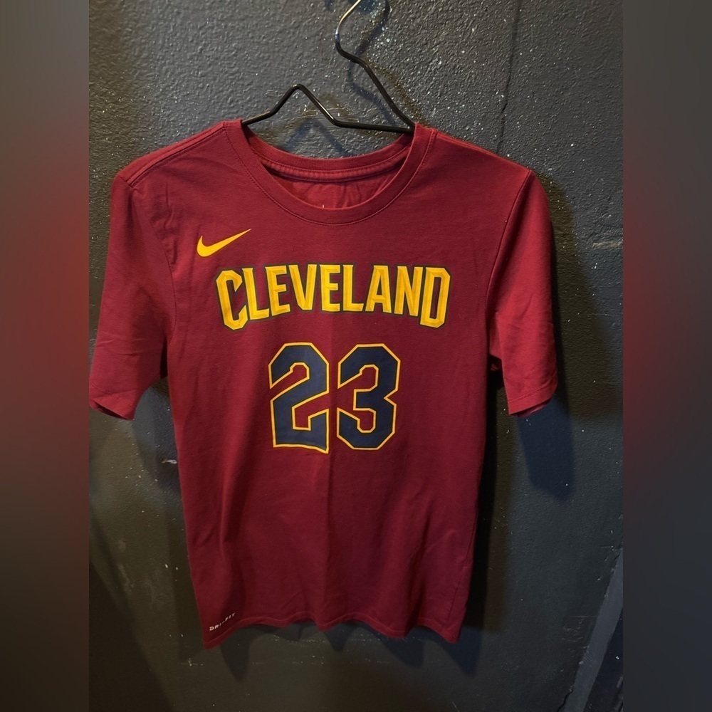 Women’s Nike Red and Yellow Cleveland Cavaliers Labron James Tshirt Jersey